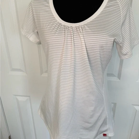 North Face women’s Striped Short Sleeve Picklebal, Tennis Workout Top Size Large - Picture 3 of 9